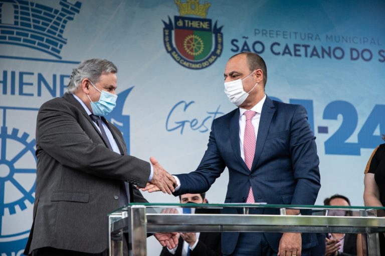 José Auricchio Júnior reassume Prefeitura de São Caetano e empossa novos secretários