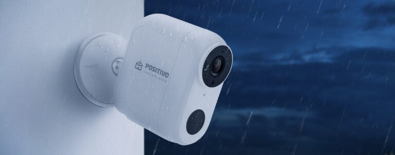 <strong>Positivo Casa Inteligente lança smart câmera sem fio e resistente a jatos de água</strong>