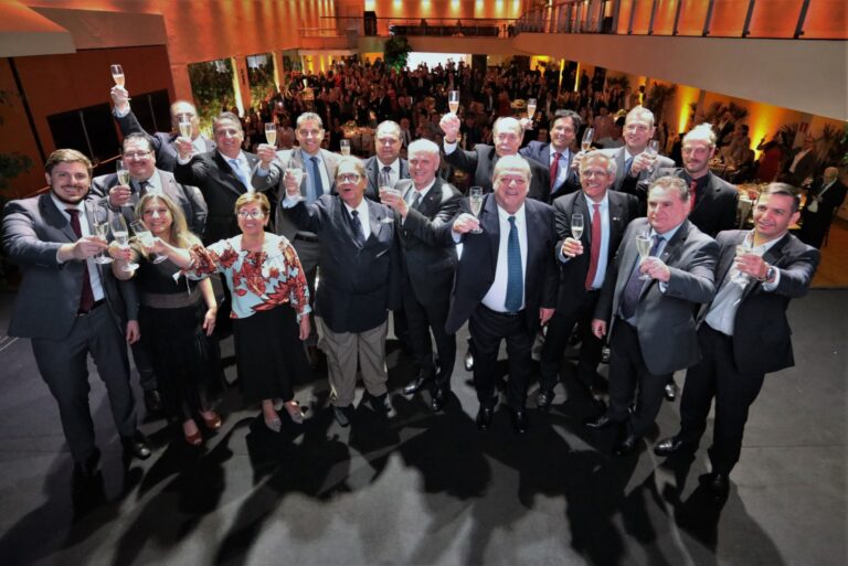 <strong>Jantar festivo marca o aniversário de 85 anos da ACISA</strong>