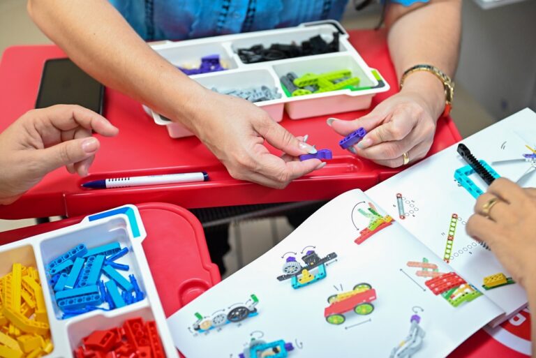 Educacional promove formação em LEGO® Education para professores da rede municipal de João Pessoa