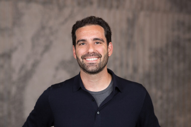 A Inteligência Artificial pode contribuir para a modernização do sistema de ensino, mas não substitui o ser humano