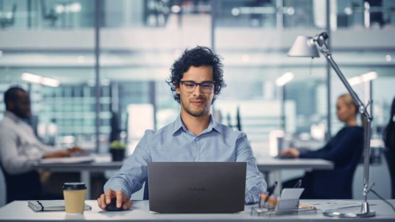 Positivo Tecnologia oferece portfólio diversificado de soluções de hardware e serviços para o segmento corporativo